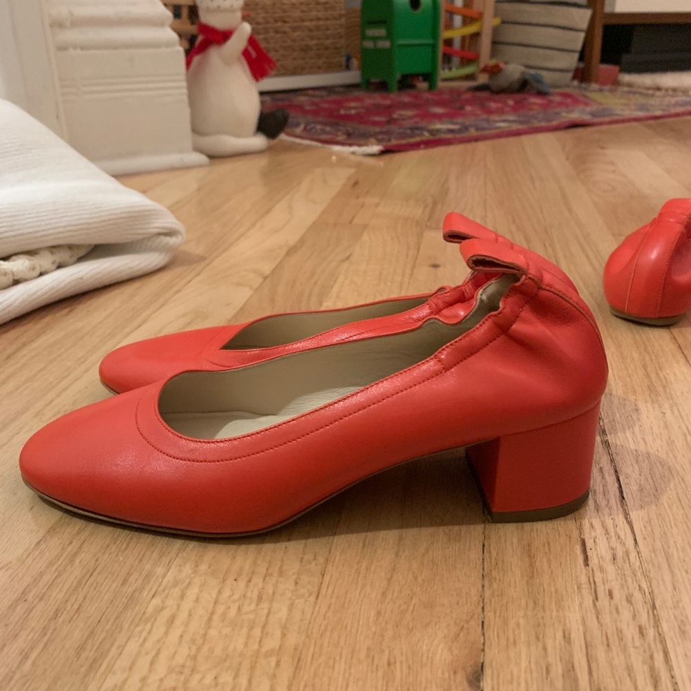 Everlane Heels in coral - perfect condition